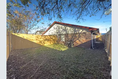 8910-8912 Greenmound Avenue, Dallas, TX 75227 - Photo 13