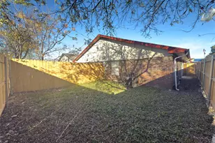 8910-8912 Greenmound Ave, Dallas, TX 75227 - Photo 13