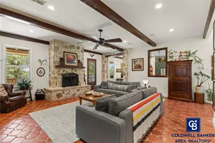 1505 Whispering Oaks Ct, Granbury, TX 76049 - Photo 5