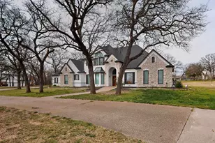 531 E Hickory Ridge Cir, Argyle, TX 76226 - Photo 3