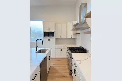 2203 Hondo Avenue #201, Dallas, TX 75219 - Photo 3