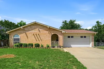 1004 Gladstone Avenue, Azle, TX 76020 - Photo 1