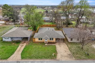 732 W Bullock St, Denison, TX 75020 - Photo 25