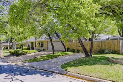 2205 Prestonwood Drive, Arlington, TX 76012 - Photo 3