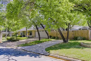 2205 Prestonwood Dr, Arlington, TX 76012 - Photo 3