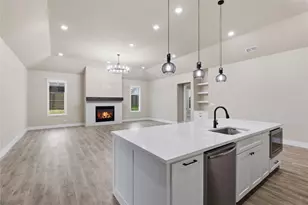 702 Anne Rd, Van Alstyne, TX 75495 - Photo 7