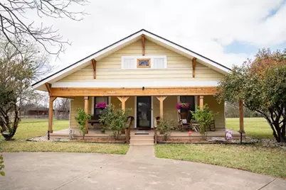 801 S Hall Street, Ennis, TX 75119 - Photo 1