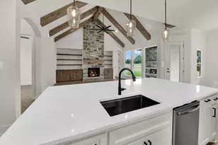 305 Wrangler Ct, Weatherford, TX 76088 - Photo 13