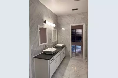 1060 Valley Vista Drive, Irving, TX 75063 - Photo 25