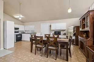 161 W Shore Dr, Lewisville, TX 75057 - Photo 13