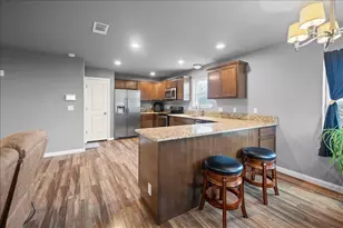 512 Alameda Rd, Azle, TX 76020 - Photo 7