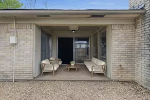 2253 Spicewood Ln, Carrollton, TX 75006 - Photo 3