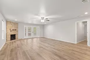 4404 W Fernwood Ct, Granbury, TX 76049 - Photo 17