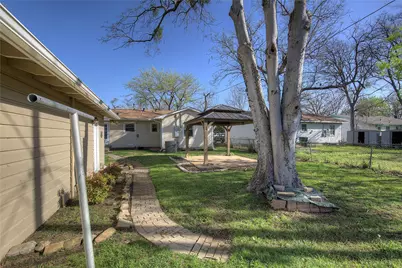 210 E Daugherty Drive, Garland, TX 75041 - Photo 31