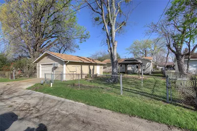 210 E Daugherty Drive, Garland, TX 75041 - Photo 33