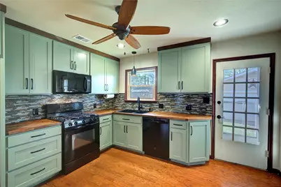 210 E Daugherty Drive, Garland, TX 75041 - Photo 11