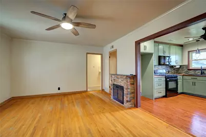 210 E Daugherty Drive, Garland, TX 75041 - Photo 9