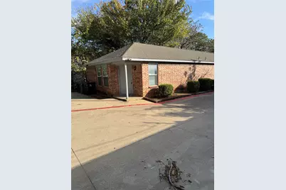 521 Oakwood Lane, Arlington, TX 76012 - Photo 1