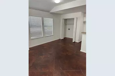 521 Oakwood Lane, Arlington, TX 76012 - Photo 5