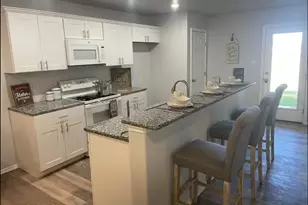 8424 10th Pl, Lubbock, TX 79416 - Photo 3