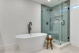 9406 Arborhill Dr, Dallas, TX 75243 - Photo 17