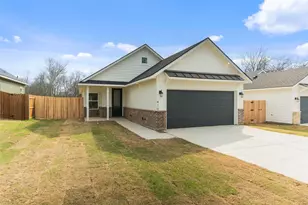410 Matthew St, Hillsboro, TX 76645 - Photo 1