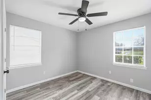 6129 Singing Hills Dr, Dallas, TX 75241 - Photo 17