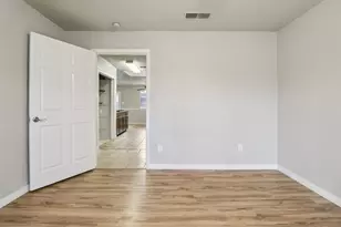 413 Glenhaven Dr, Azle, TX 76020 - Photo 31