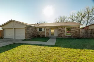 551 Rockledge Dr, Saginaw, TX 76179 - Photo 5