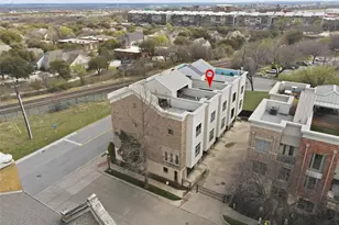 722 E 1st St, Fort Worth, TX 76102 - Photo 27