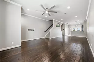 722 E 1st St, Fort Worth, TX 76102 - Photo 9