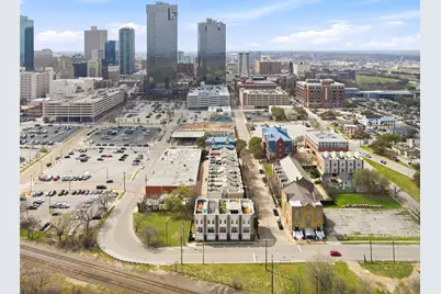 722 E 1st Street, Fort Worth, TX 76102 - Photo 1