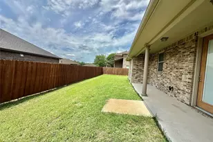 318 E 4th St, Lindsay, TX 76250 - Photo 31