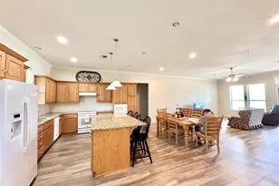 318 E 4th St, Lindsay, TX 76250 - Photo 13