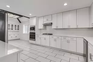 9922 Hickory Crossing, Dallas, TX 75243 - Photo 19