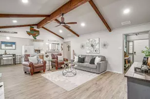 306 Tahiti Dr, Granbury, TX 76048 - Photo 7