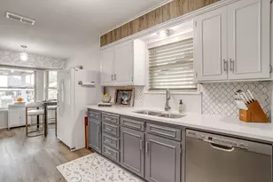 306 Tahiti Dr, Granbury, TX 76048 - Photo 15