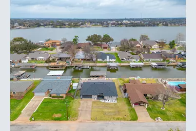 306 Tahiti Drive, Granbury, TX 76048 - Photo 37