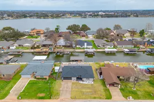 306 Tahiti Dr, Granbury, TX 76048 - Photo 37