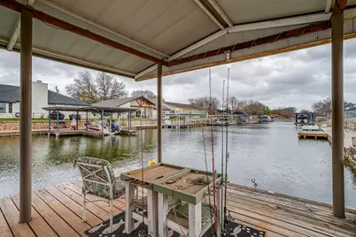 306 Tahiti Drive, Granbury, TX 76048 - Photo 35