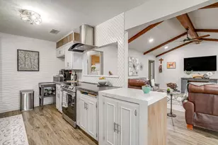 306 Tahiti Dr, Granbury, TX 76048 - Photo 13