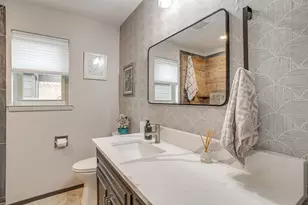 306 Tahiti Dr, Granbury, TX 76048 - Photo 25