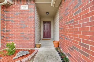 215 Cain Dr, Cedar Hill, TX 75104 - Photo 5