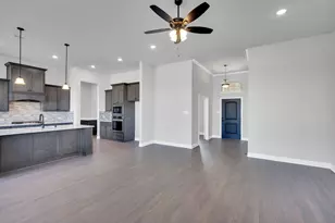 128 Lila Lk Dr, Waxahachie, TX 75165 - Photo 9