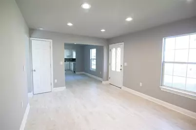 1606 Davis Boulevard, Garland, TX 75042 - Photo 15