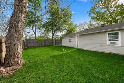 1606 Davis Boulevard, Garland, TX 75042 - Photo 37