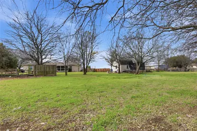 135 Hightower Street, Hillsboro, TX 76645 - Photo 17