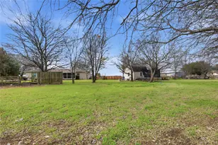 135 Hightower St, Hillsboro, TX 76645 - Photo 17