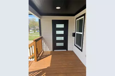 920 S Montreal Avenue, Dallas, TX 75208 - Photo 3