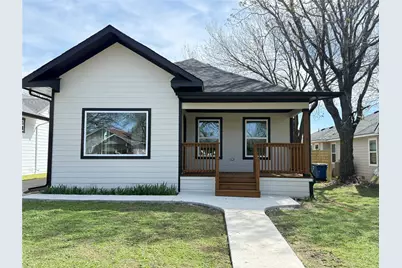 920 S Montreal Avenue, Dallas, TX 75208 - Photo 1